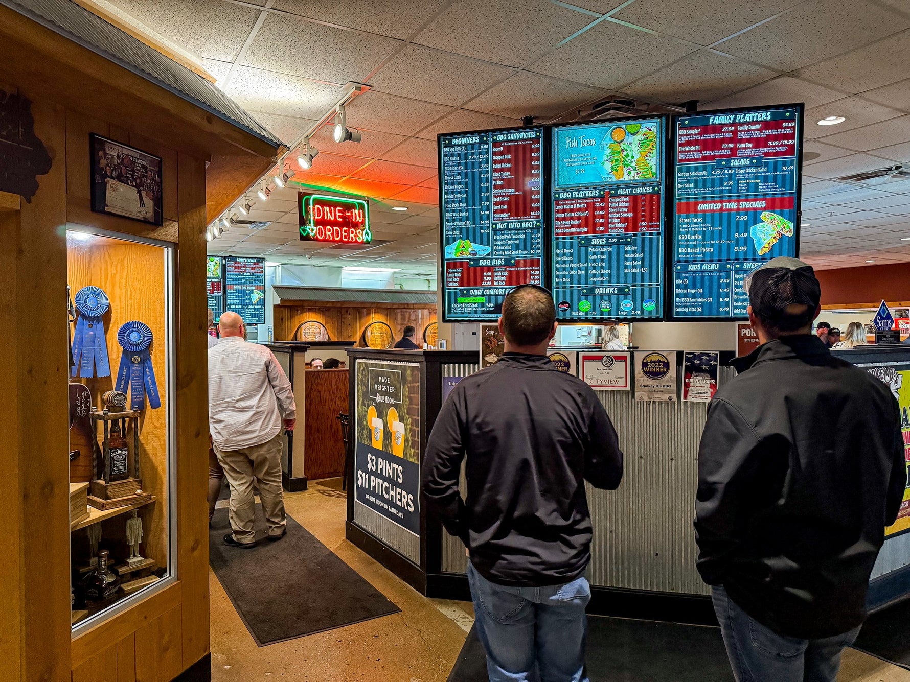 Des Moines Barbecue: Smoke and Spice, The Legend of Smokey D's
