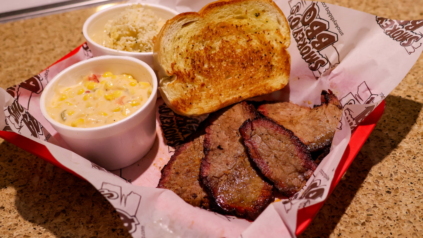Lunch in Des Moines: Why Smokey D’s BBQ is the Perfect Choice